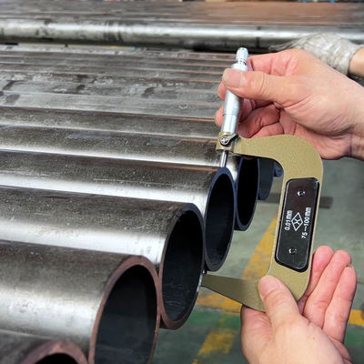 Naadloze pijp van 4130 chroom-molybdeen hoogwaardig gelegeerd staal voor olieboringen en boorstangbuizen